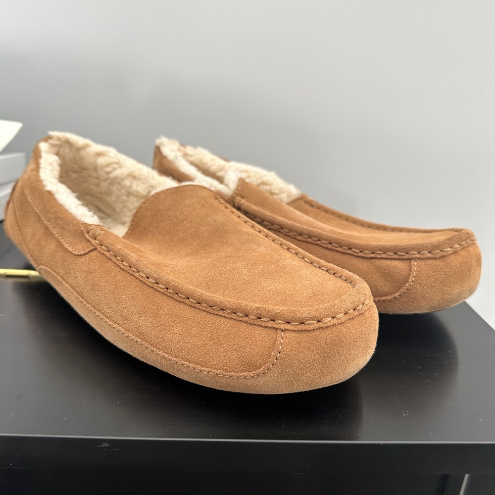UGG Australia Alder Men's Slippers Moccasins, Size 13 Brown Suede Shearling